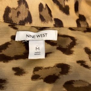 Women’s Nine West shirt size medium